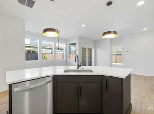 24 Bridger St, Cascade, ID 83611