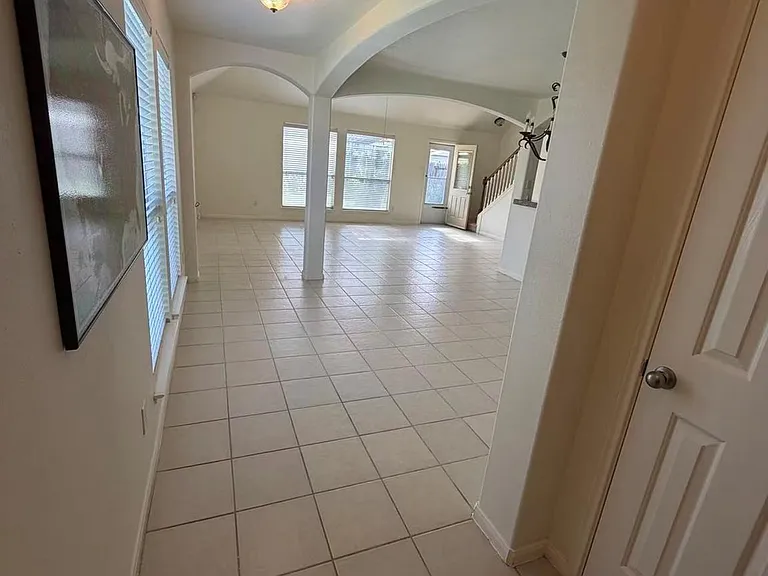 10803 Waterfern Ct — Photo 5
