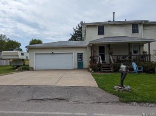 2163 Pleasant Ave, Lake View, NY 14085