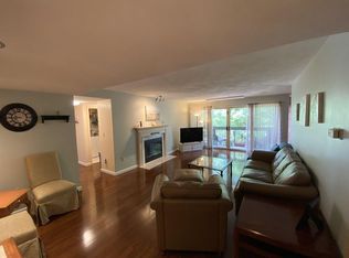 1100 Salem St APT 79, Lynnfield, MA 01940