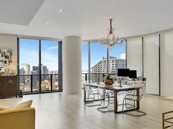 55 SW 9th St #Penthouse 4501, Miami, FL 33129