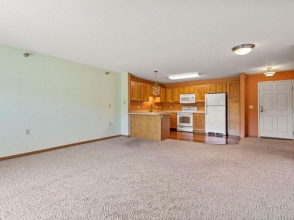 2nd image of 1321 Lake Dr W APT 116