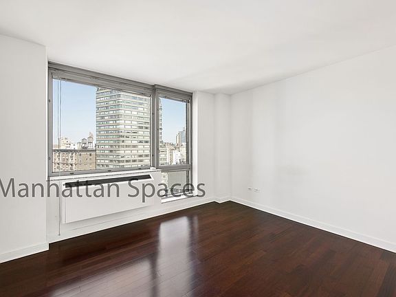 5th image of 1965 Broadway APT 17G