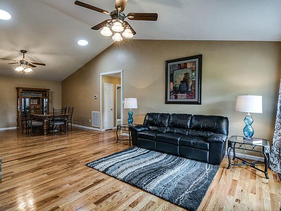 5th image of 1435 E Deer Creek Dr
