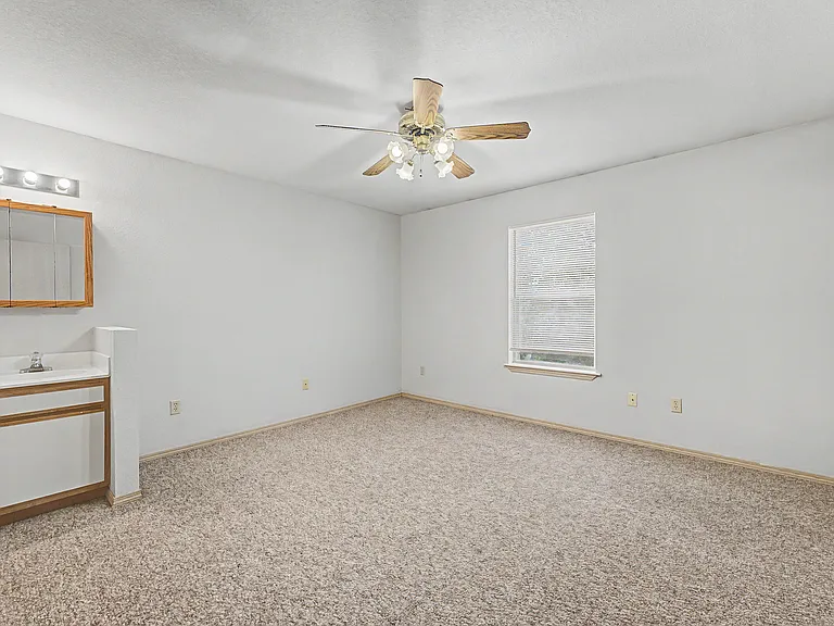 1364 E Sequoyah Ct — Photo 11