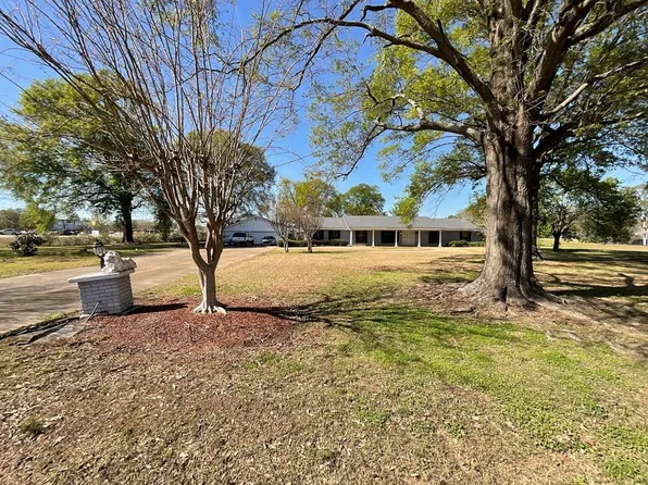 1100 Cloverdale Dr, Greenville, MS 38701