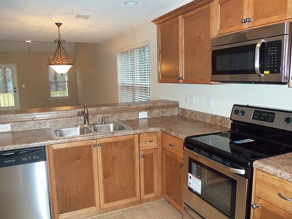 3rd image of 304 Mossy Bank Dr
