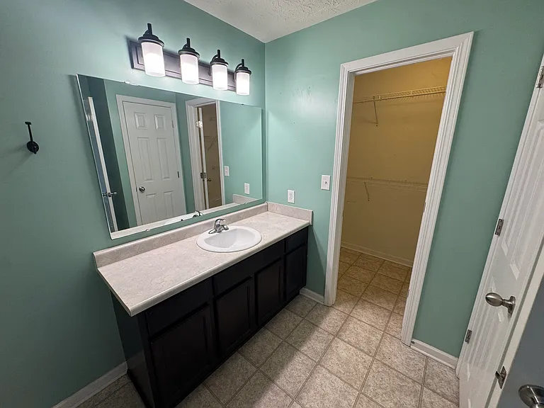 2584 Shadowbrook Trce — Photo 29