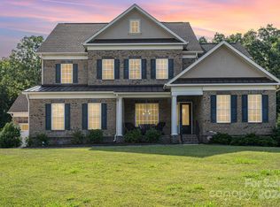 1402 Smoketree Ct, Waxhaw, NC 28173