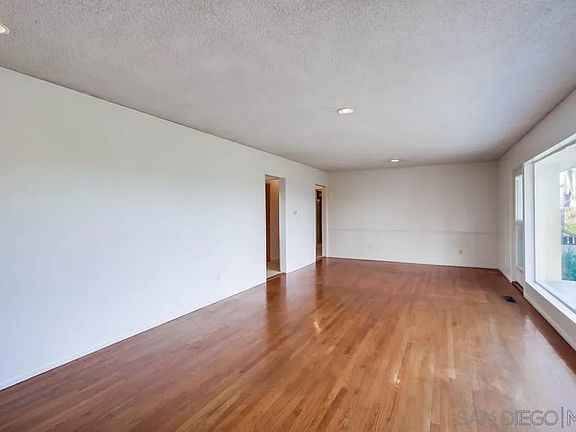 5th image of 4602 Lucille Dr