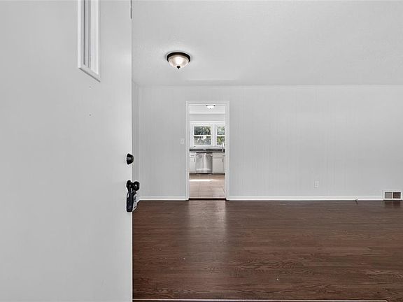 3rd image of 3211 Berry Rd