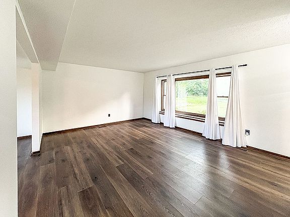4th image of 3625 Williams Ct