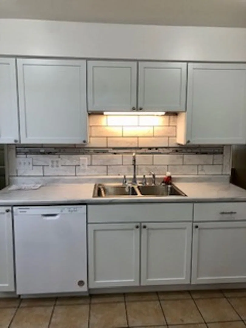 327-329 North 23rd Avenue West — Photo 2