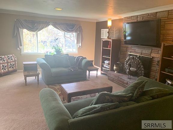 5th image of 411 S Milton Ave