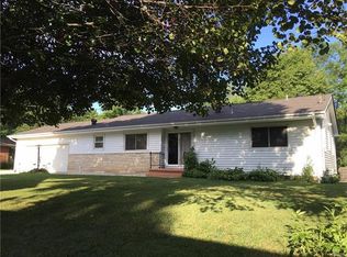 911 Meyers Ln, Vandalia, IL 62471