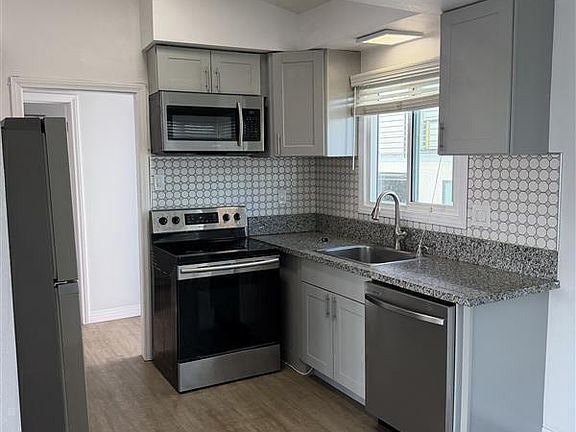 3rd image of 810 Ocean Dr