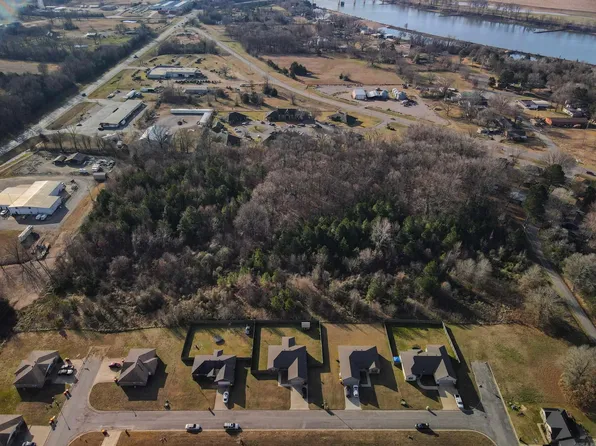 0 S Burrow St, Morrilton, AR 72110