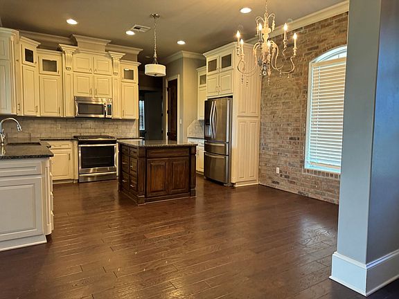 4th image of 726 Dumaine Dr