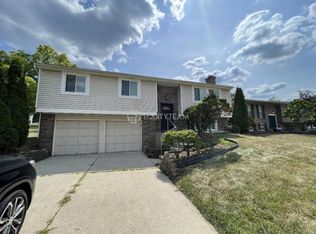 1 Mapleview Ct, Cincinnati, OH 45236