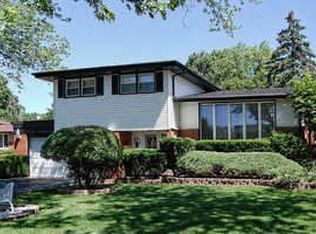 268 Brentwood Dr, Des Plaines, IL 60016