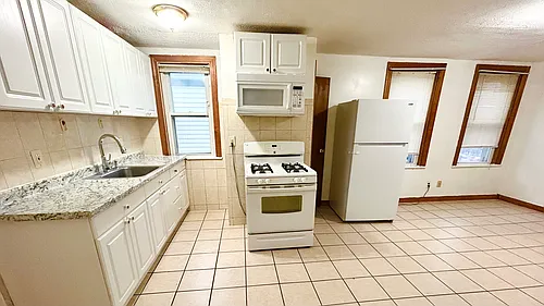 99 Essex St #3 Photo 1