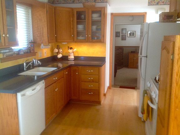 5th image of 23225 Purdue Ave