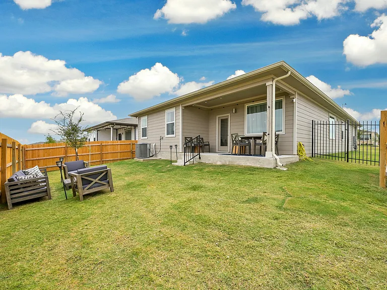 2300 Ranier Ct — Photo 23