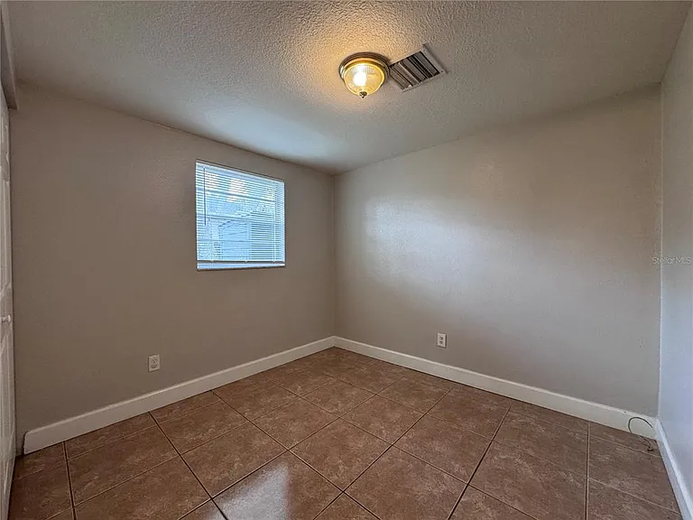 514 Winham St — Photo 15