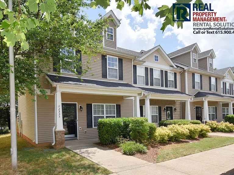 2533 New Holland Cir — Photo 2
