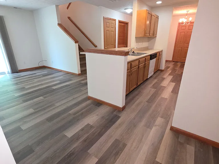 1042 Cumberland Ave — Photo 4