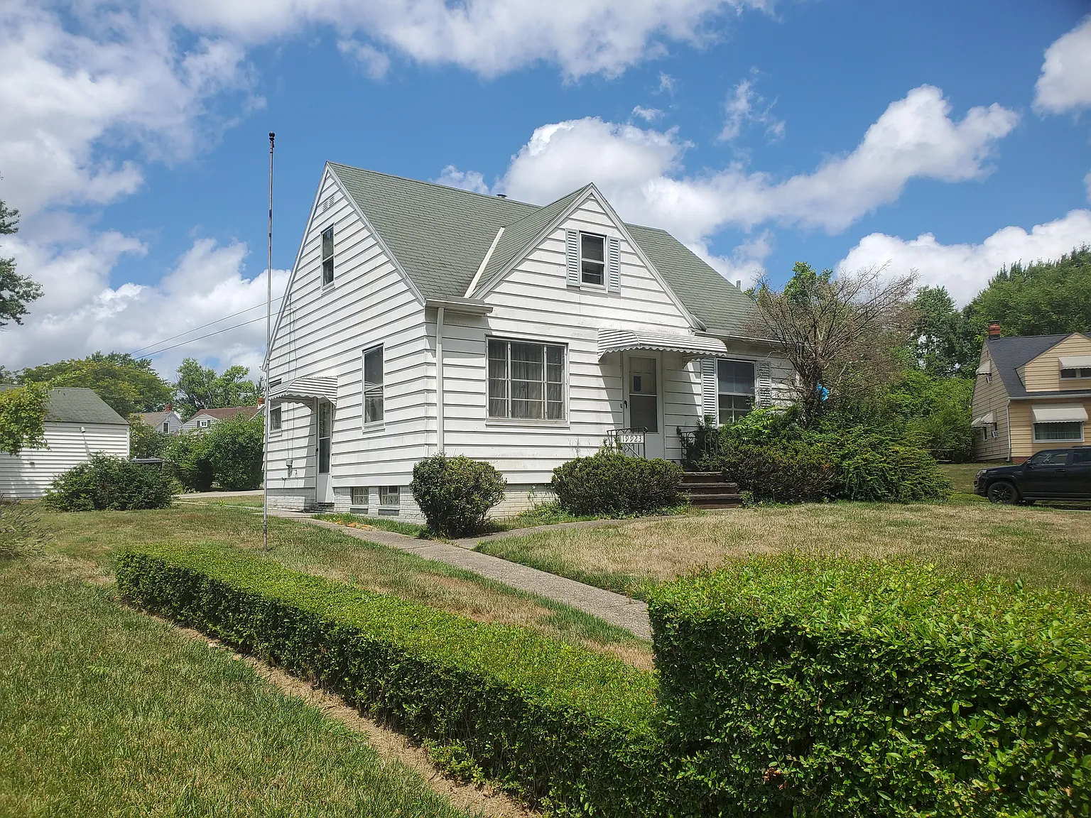 19923 Maple Heights Blvd photo 1
