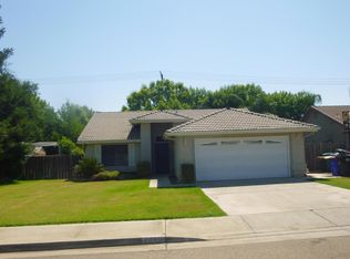 1040 N Jennifer Way, Porterville, CA 93257