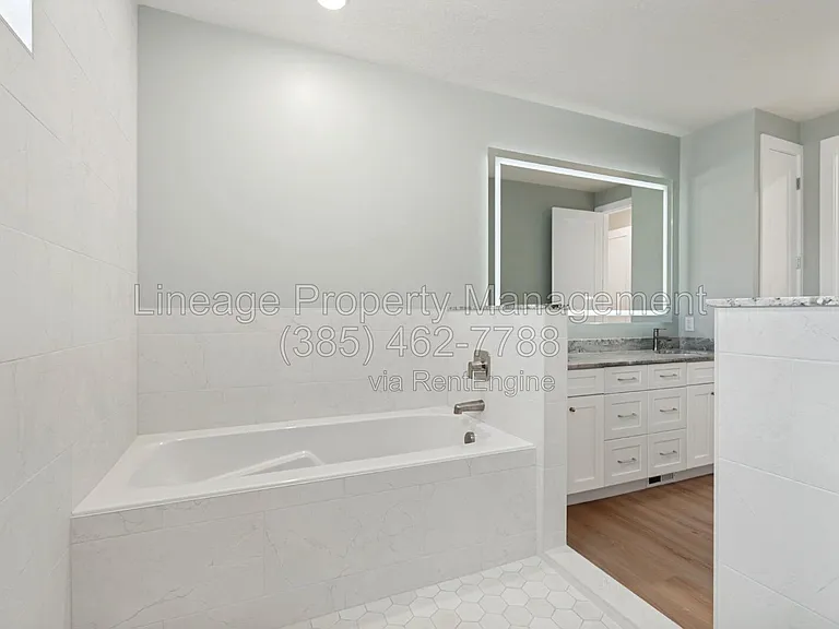 707 N 1540 E — Photo 16