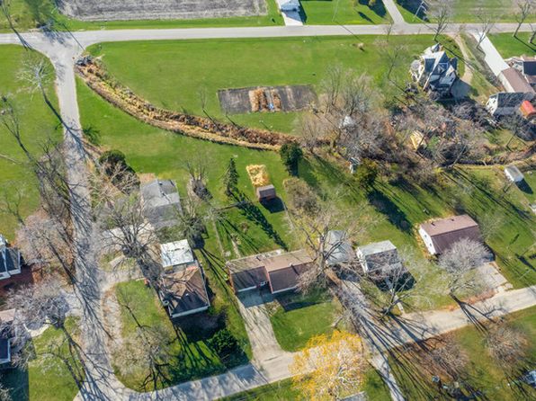403 W 2nd St, Wenona, IL 61377
