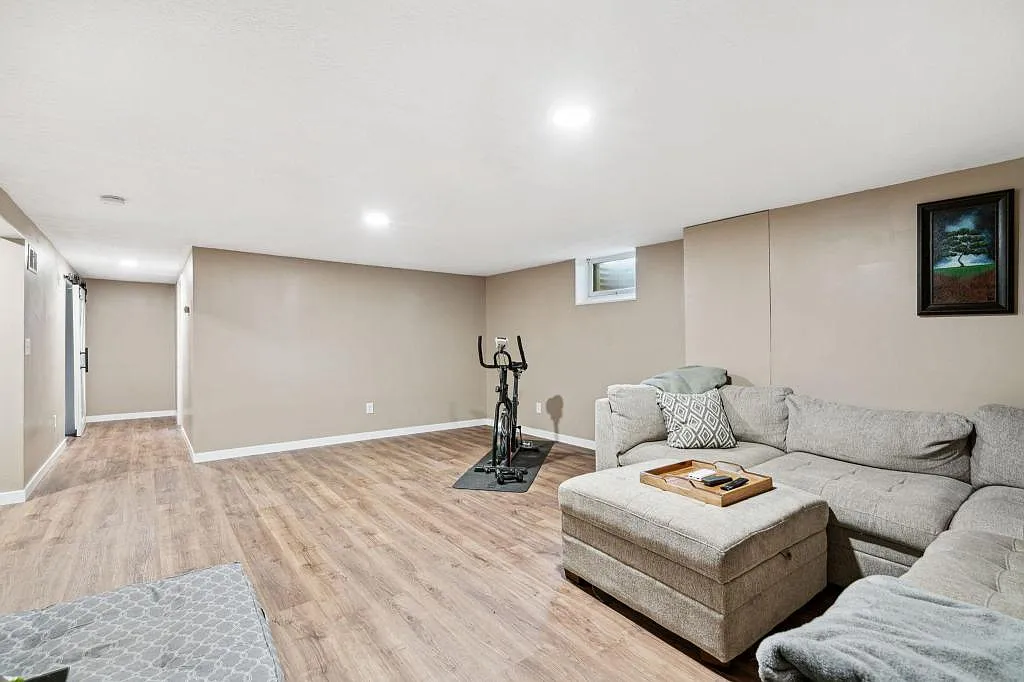 3 bed, 1750 sqft, $2,750 — Photo 3