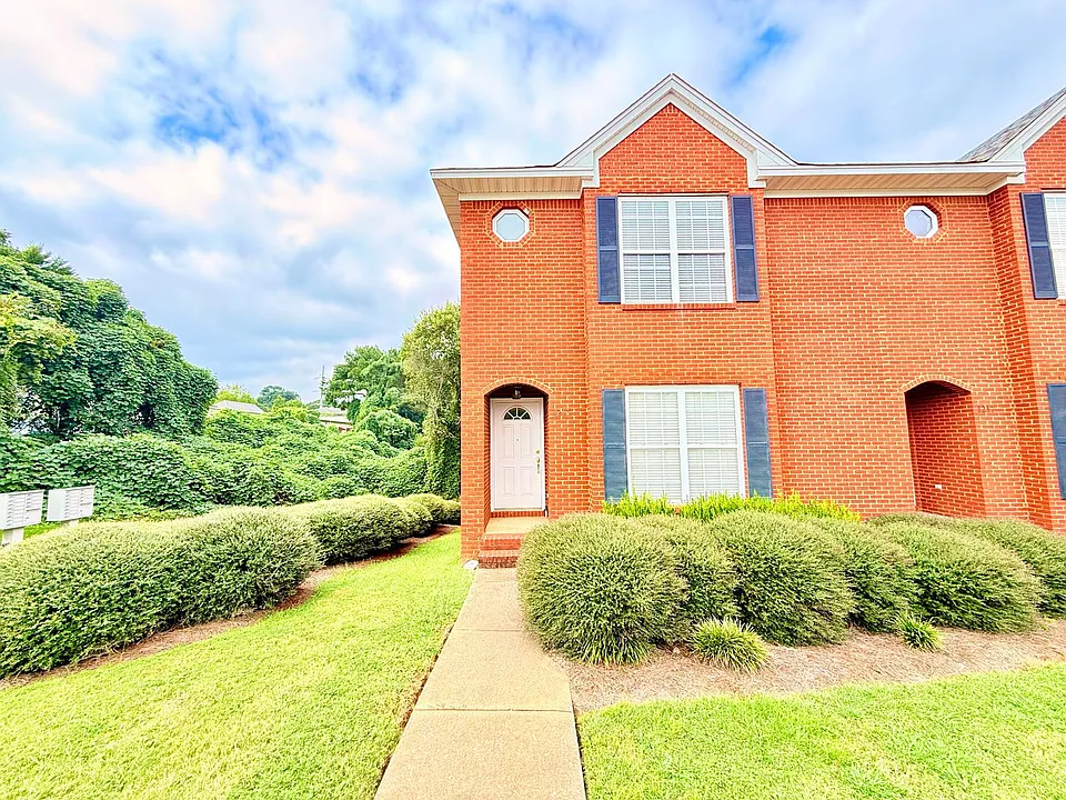 1213 N Dean Rd