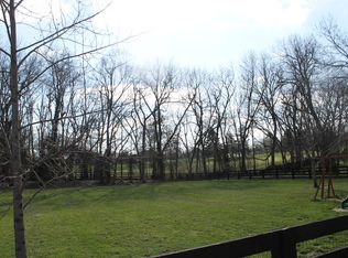 1748 Bahama Rd, Lexington, KY 40509