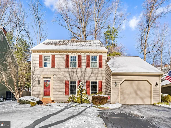 215 Cohasset Ln, West Chester, PA 19380