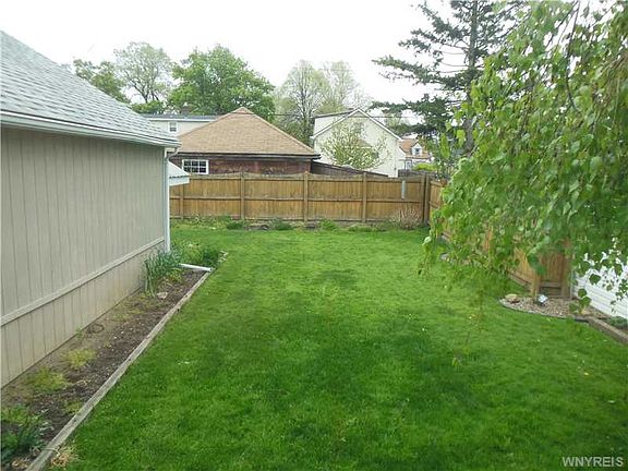 3rd image of 112 Woodcrest Dr
