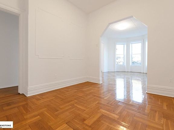 3rd image of 226 Carroll St APT 3