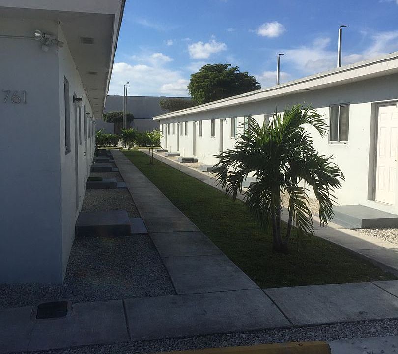 2nd image of 749 Curtiss Pkwy APT 106