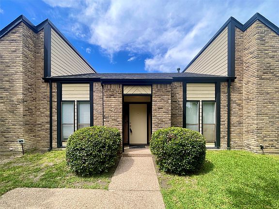 3rd image of 9931 Chimney Hill Ln