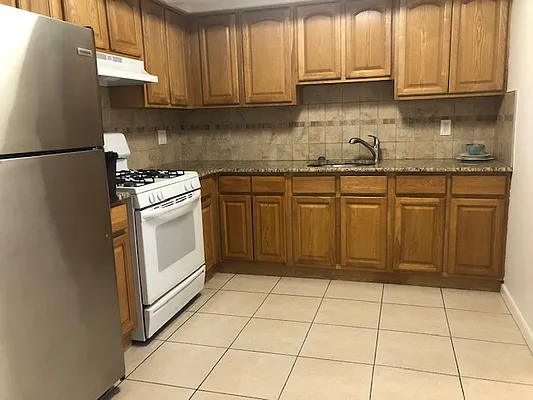 Rented by Alexiou Realty | media 11