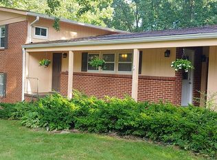 1000 Crown Point Rd W, Signal Mountain, TN 37377