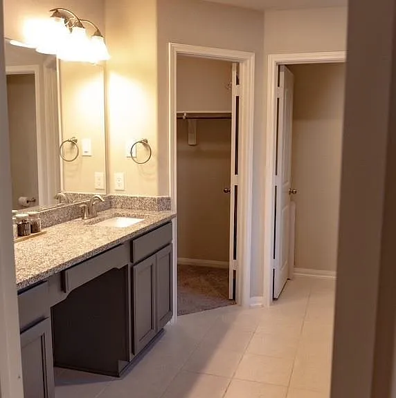 249 Crestview Dr — Photo 4