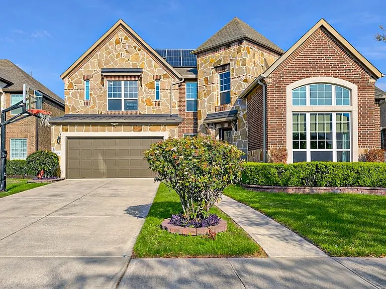 4415 Rolling Field Ln — Photo 1