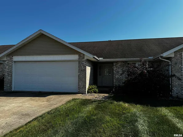 303 Scotch Pine Dr, Macomb, IL 61455
