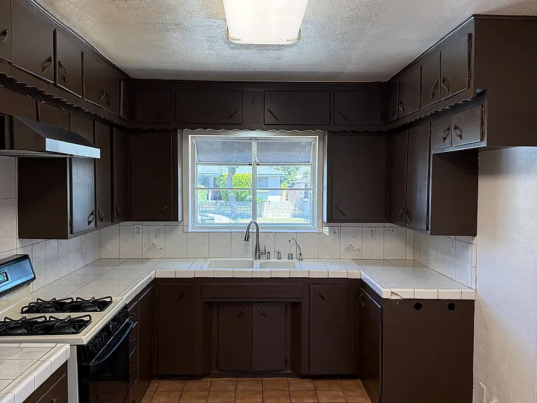 14417 Leibacher Ave — Photo 8