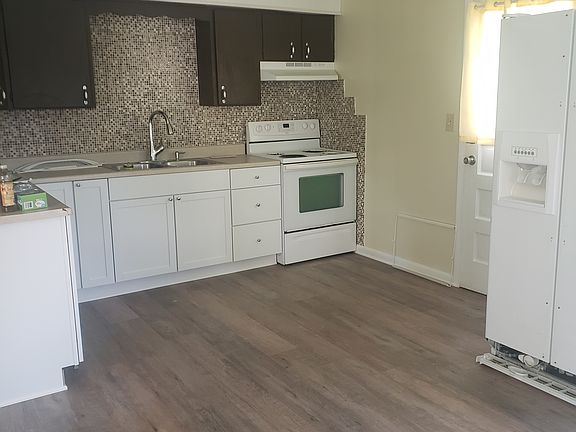 3rd image of 101 Shepherd Terrace Ave #B