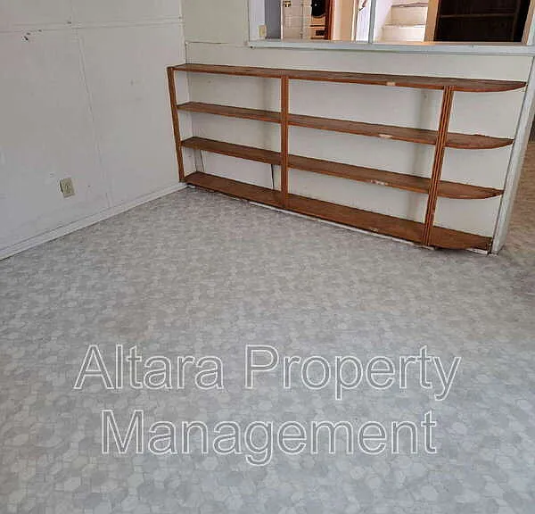 1824 S Franklin St — Photo 20